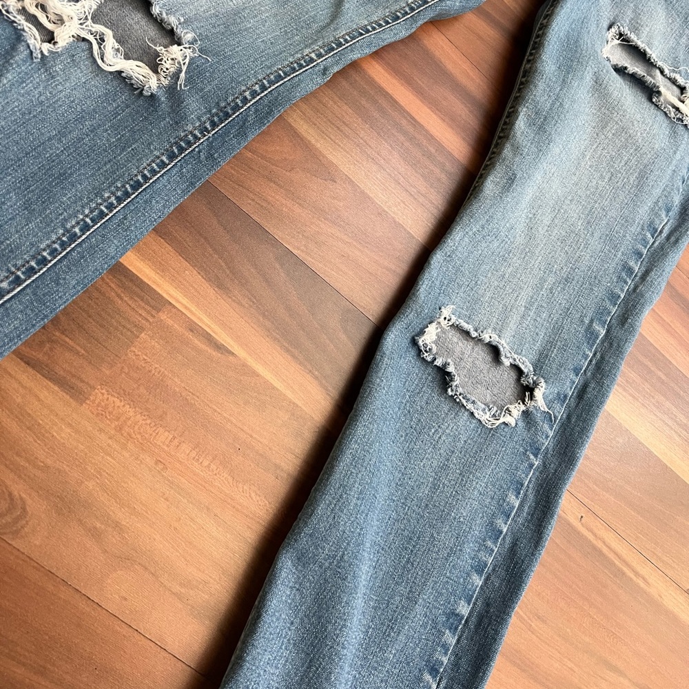 Woman’s NY & Company Jeans 👖 - Picture 2 of 11